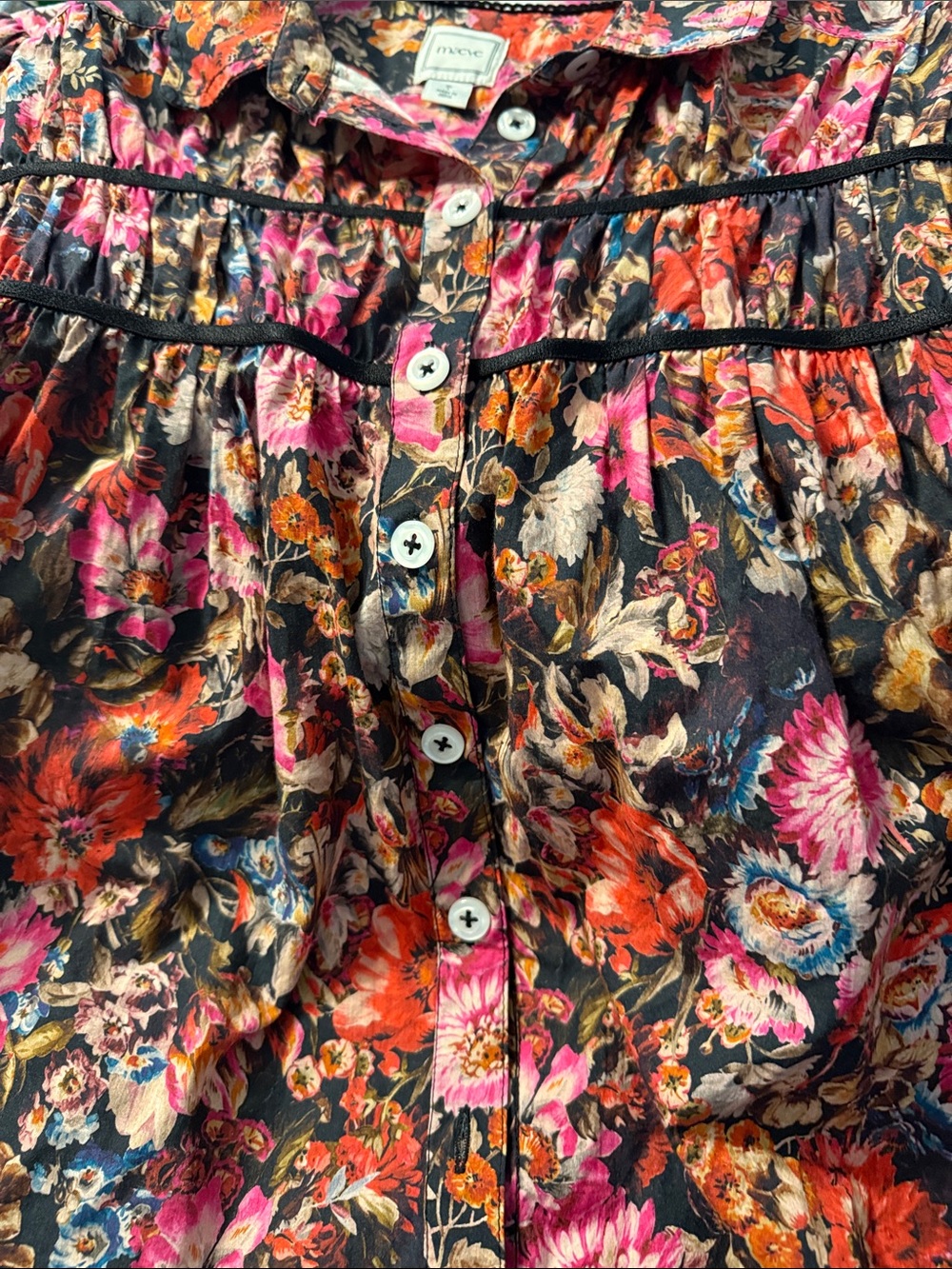 Maeve Multicolor Floral crop blouse with Pink Blooms - Picture 5 of 7